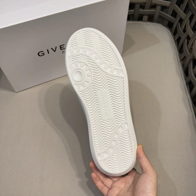 Gxvxnchy Sneakers WellDesigned 152436
