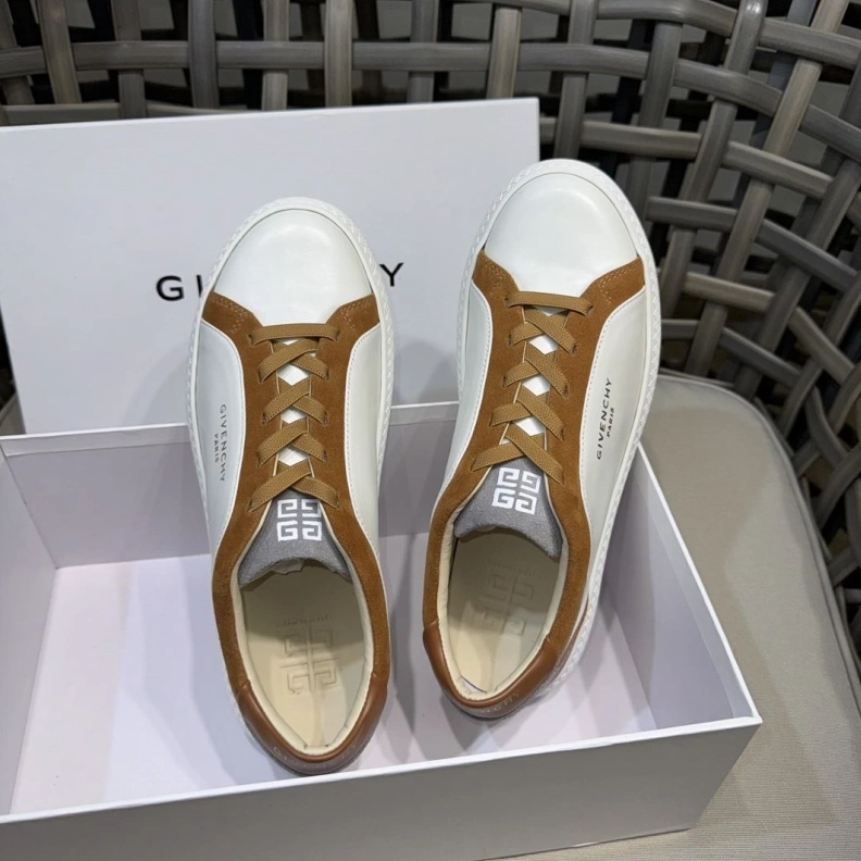 Gxvxnchy Sneakers WellDesigned 152436