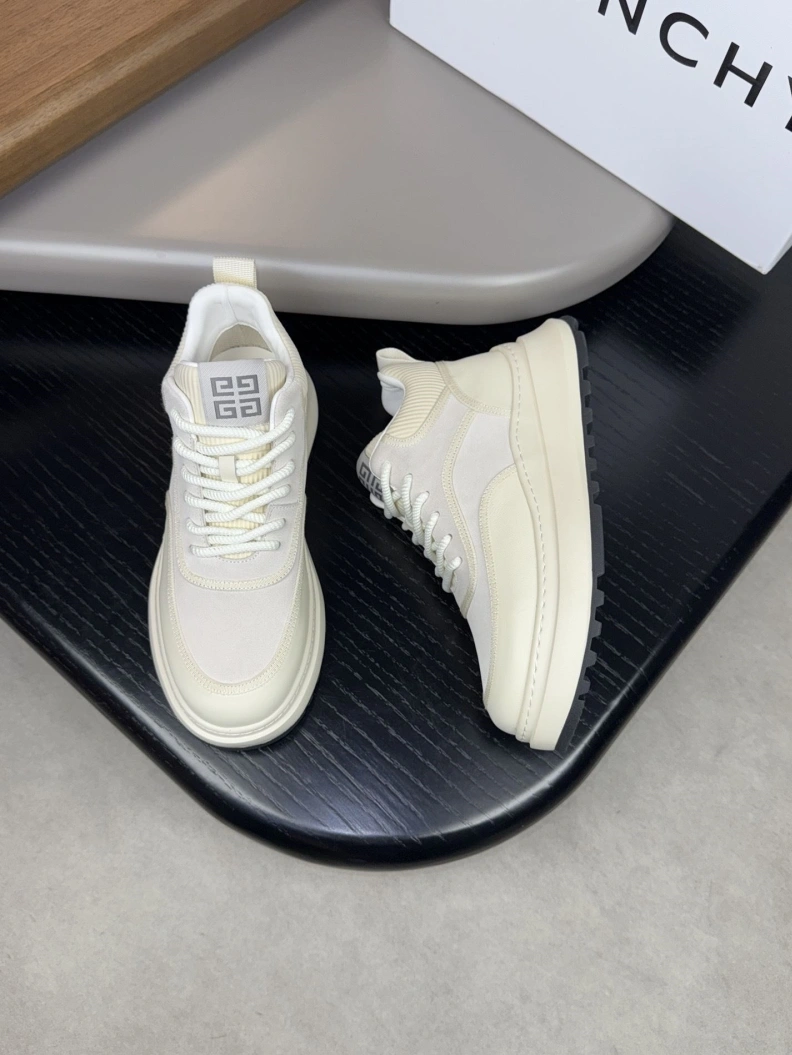Flexible Gxvxnchy Sneakers 152424