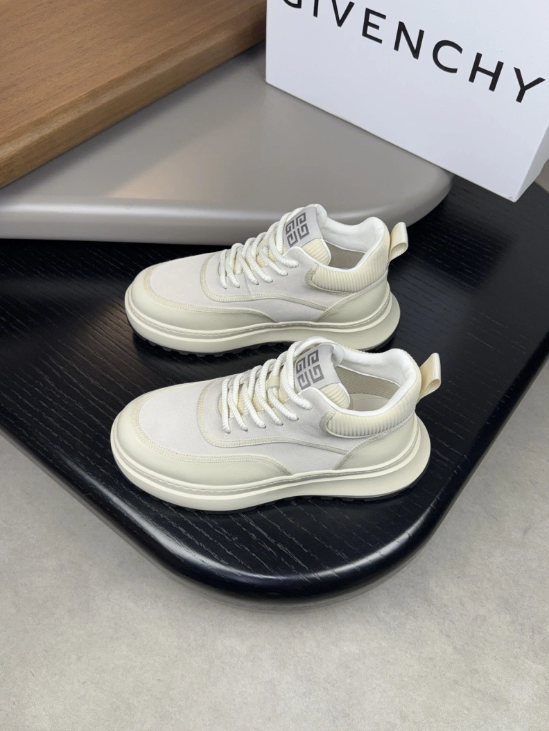 Flexible Gxvxnchy Sneakers 152424