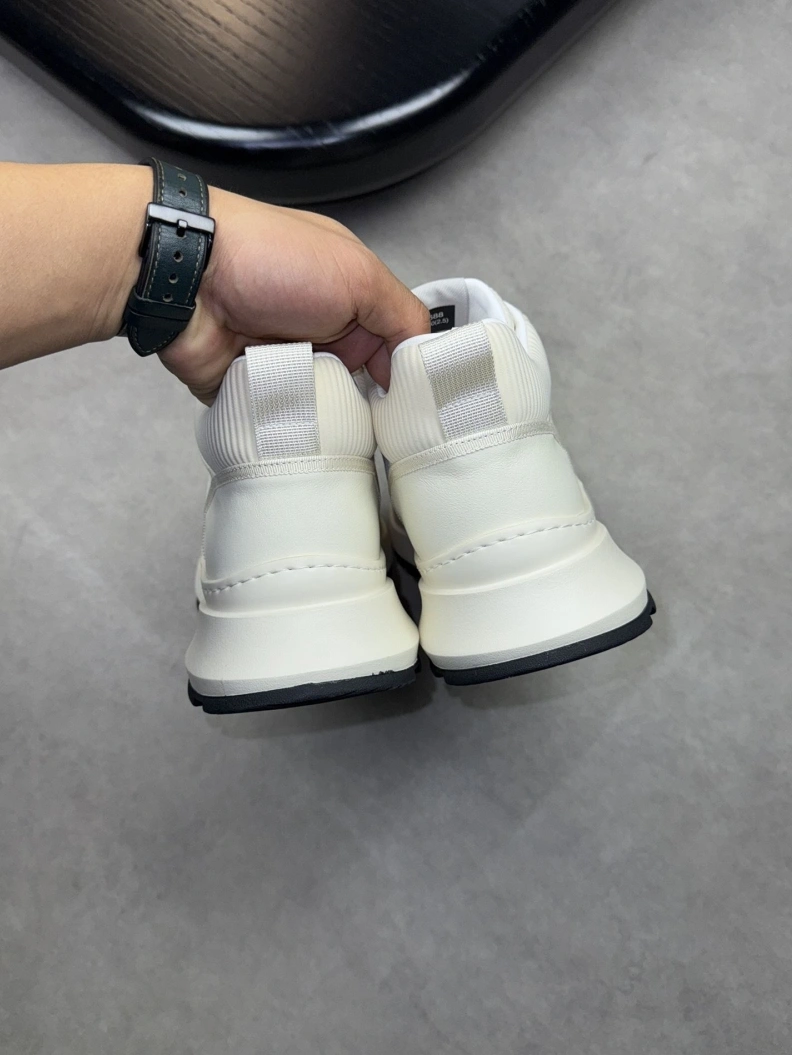 Flexible Gxvxnchy Sneakers 152424