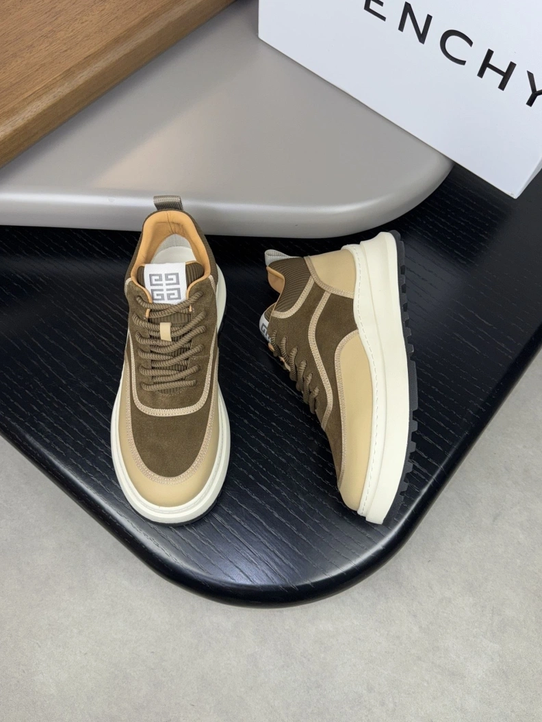Gxvxnchy Sneakers Sophisticated 152433