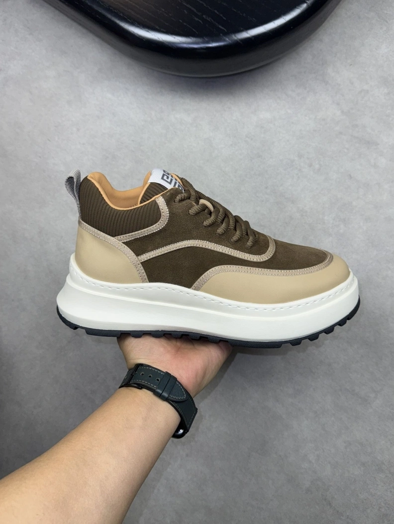 Gxvxnchy Sneakers Sophisticated 152433