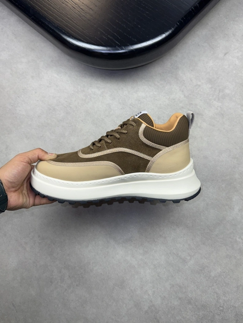 Gxvxnchy Sneakers Sophisticated 152433
