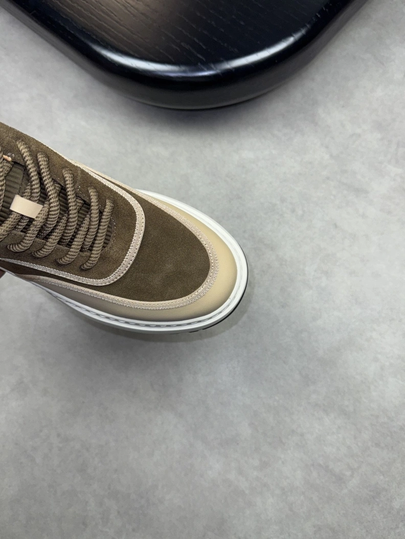 Gxvxnchy Sneakers Sophisticated 152433