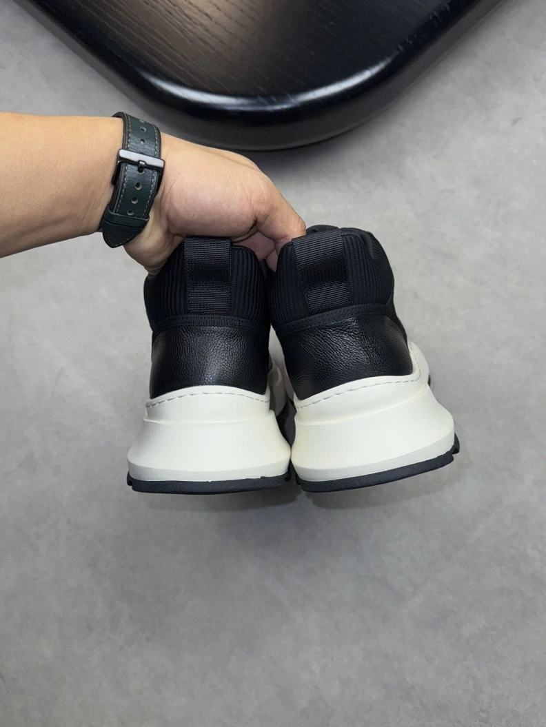 Sophisticated Gxvxnchy Sneakers 152420
