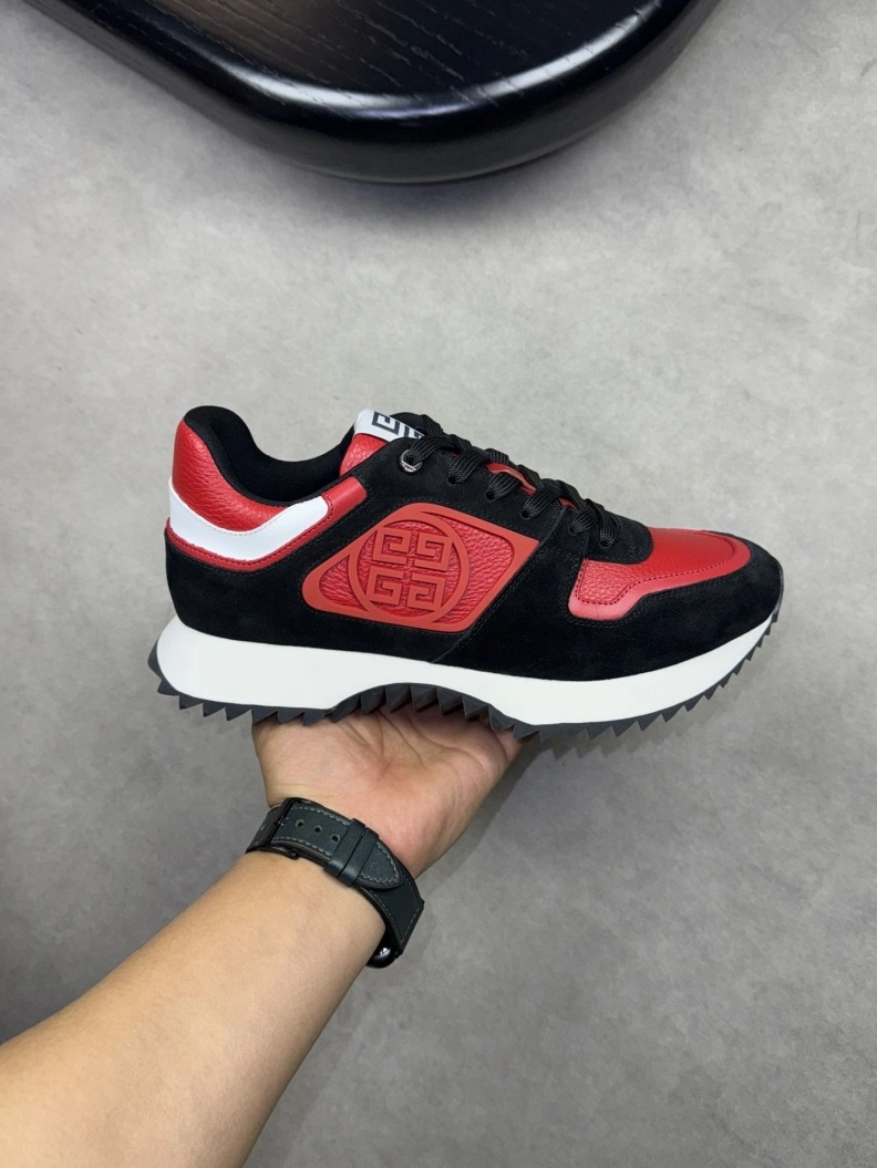 Unique Gxvxnchy Sneakers 152429