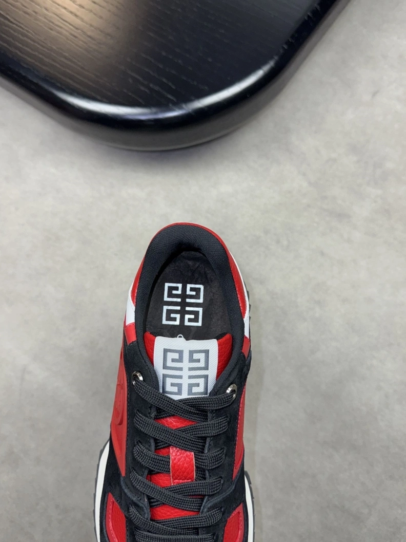 Unique Gxvxnchy Sneakers 152429