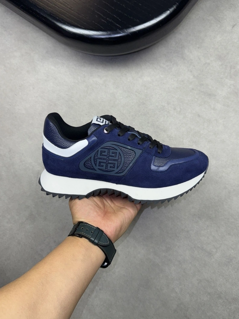 Gxvxnchy Sneakers Flexible 152417