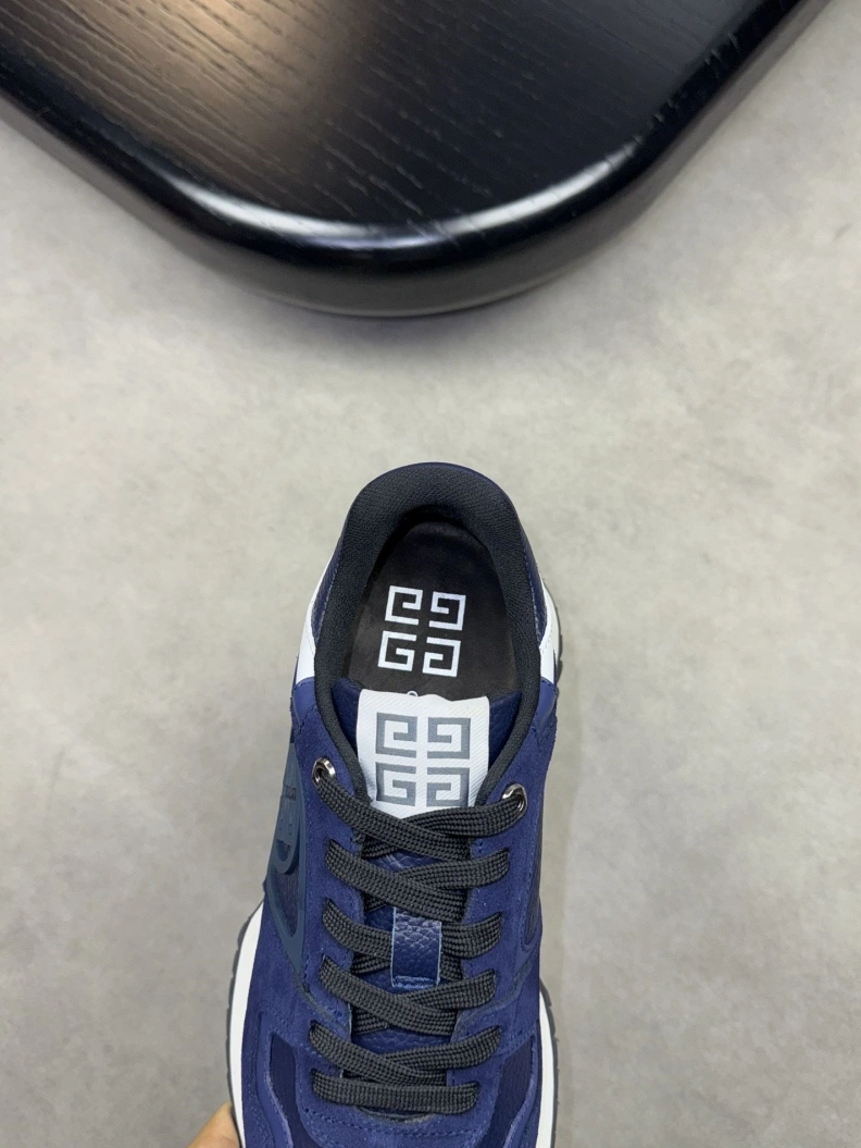 Gxvxnchy Sneakers Flexible 152417