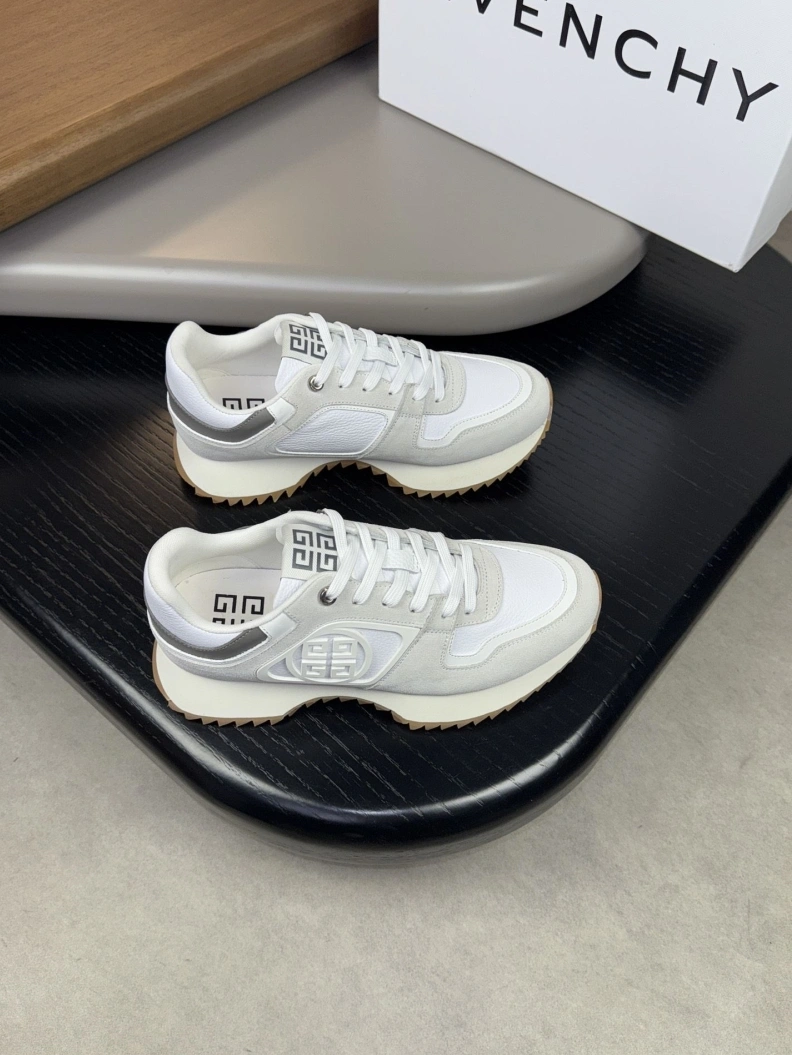 Efficient Gxvxnchy Sneakers 152423