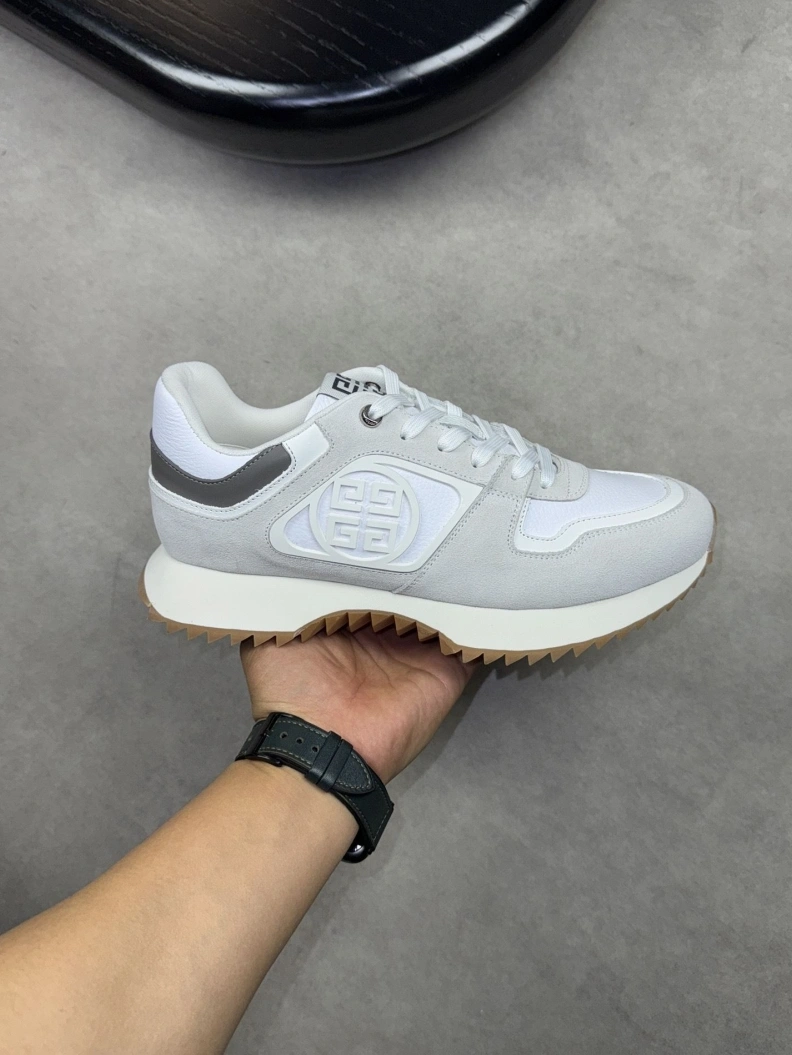 Efficient Gxvxnchy Sneakers 152423