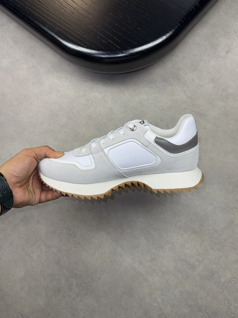 Efficient Gxvxnchy Sneakers 152423