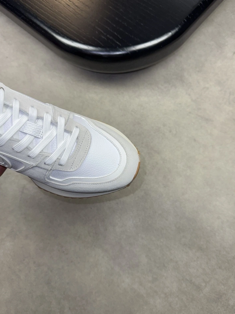 Efficient Gxvxnchy Sneakers 152423