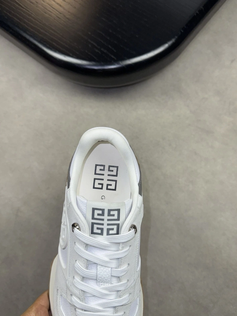 Efficient Gxvxnchy Sneakers 152423