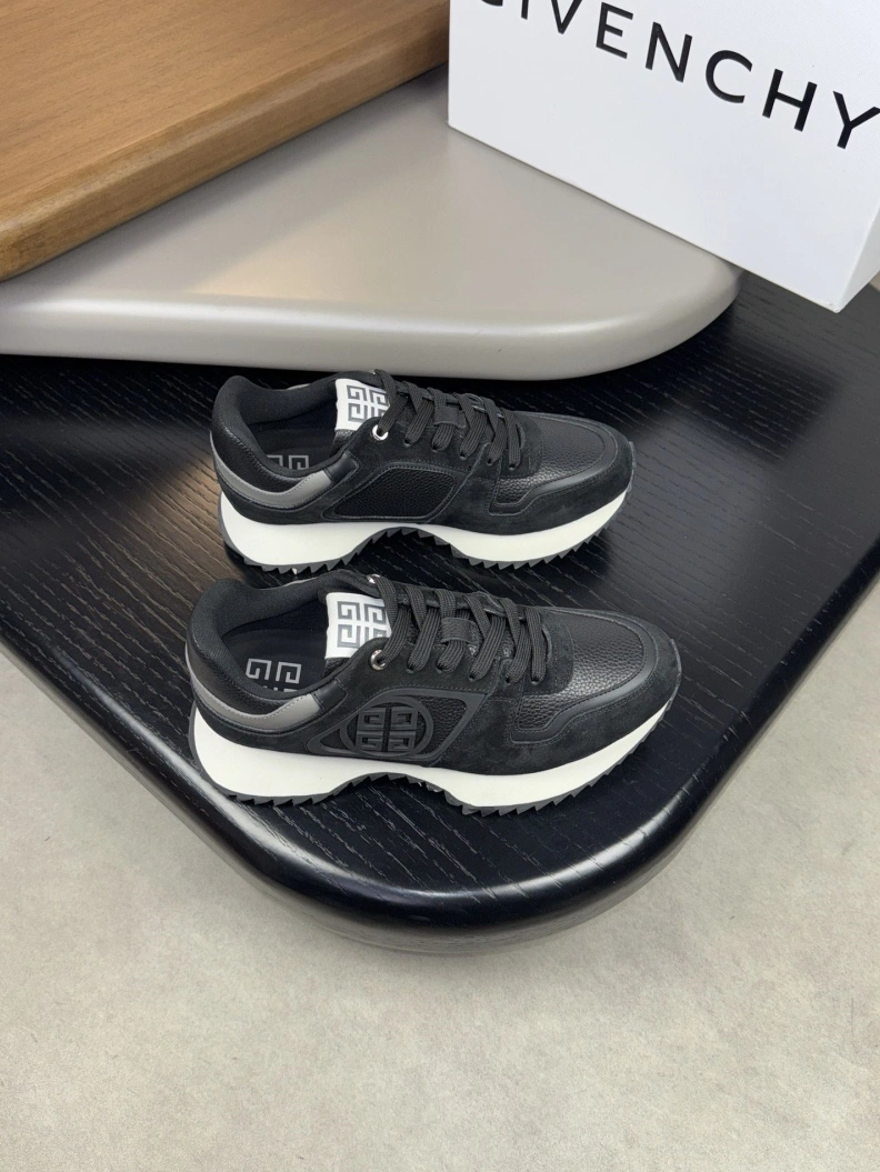 Gxvxnchy Sneakers HighQuality 152421