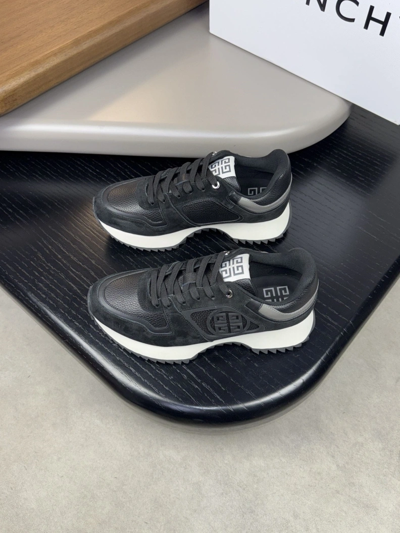 Gxvxnchy Sneakers HighQuality 152421