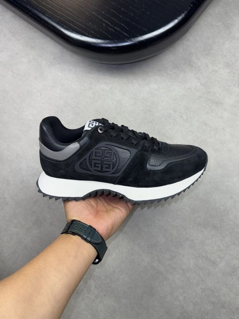 Gxvxnchy Sneakers HighQuality 152421