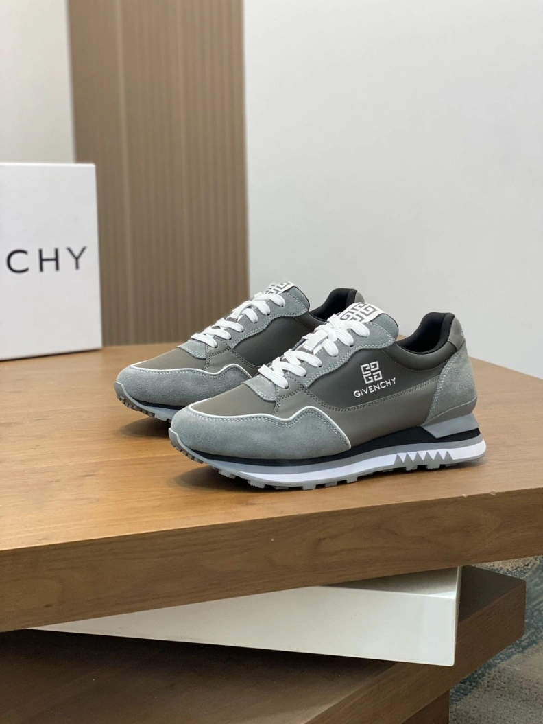 Efficient Gxvxnchy Sneakers 152422