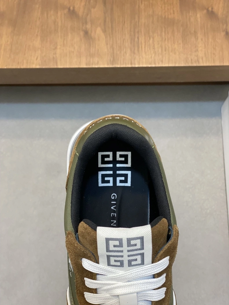 Gxvxnchy Sneakers Bright 152431