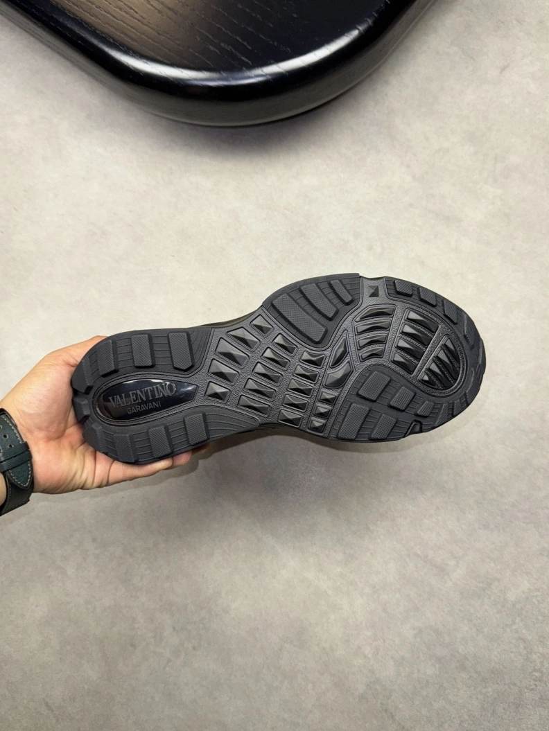 GoAnywhere Vxlxntino Sneakers 229134