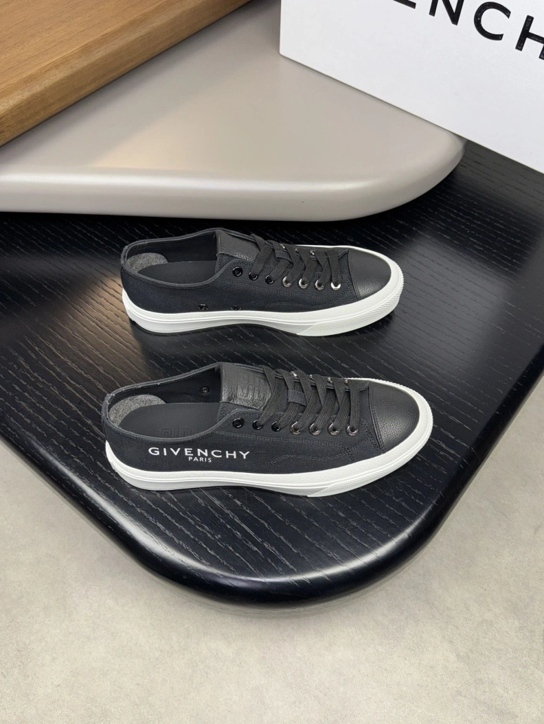 Gxvxnchy Sneakers NewStyle 152427