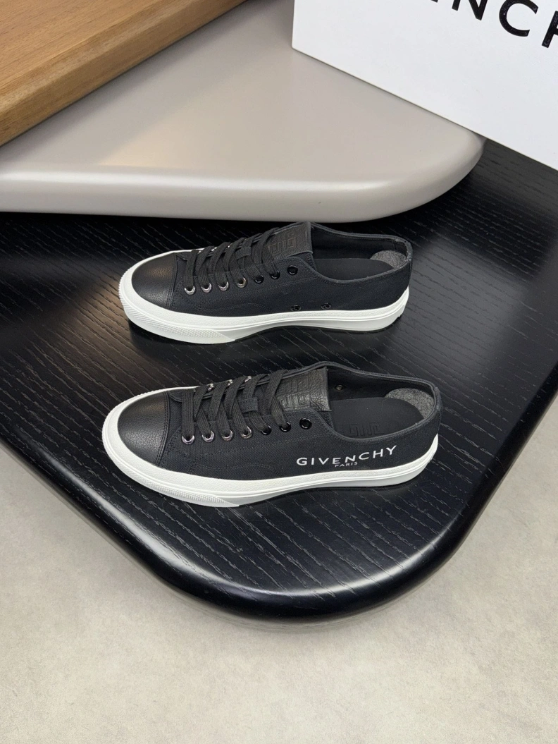 Gxvxnchy Sneakers NewStyle 152427