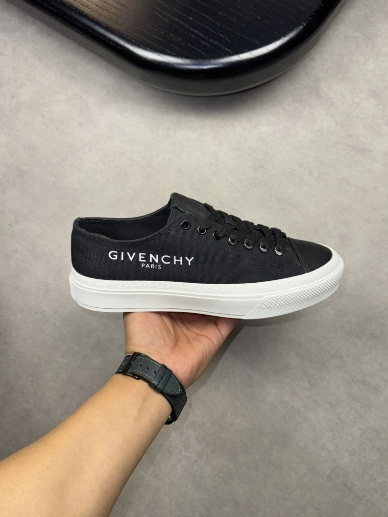 Gxvxnchy Sneakers NewStyle 152427