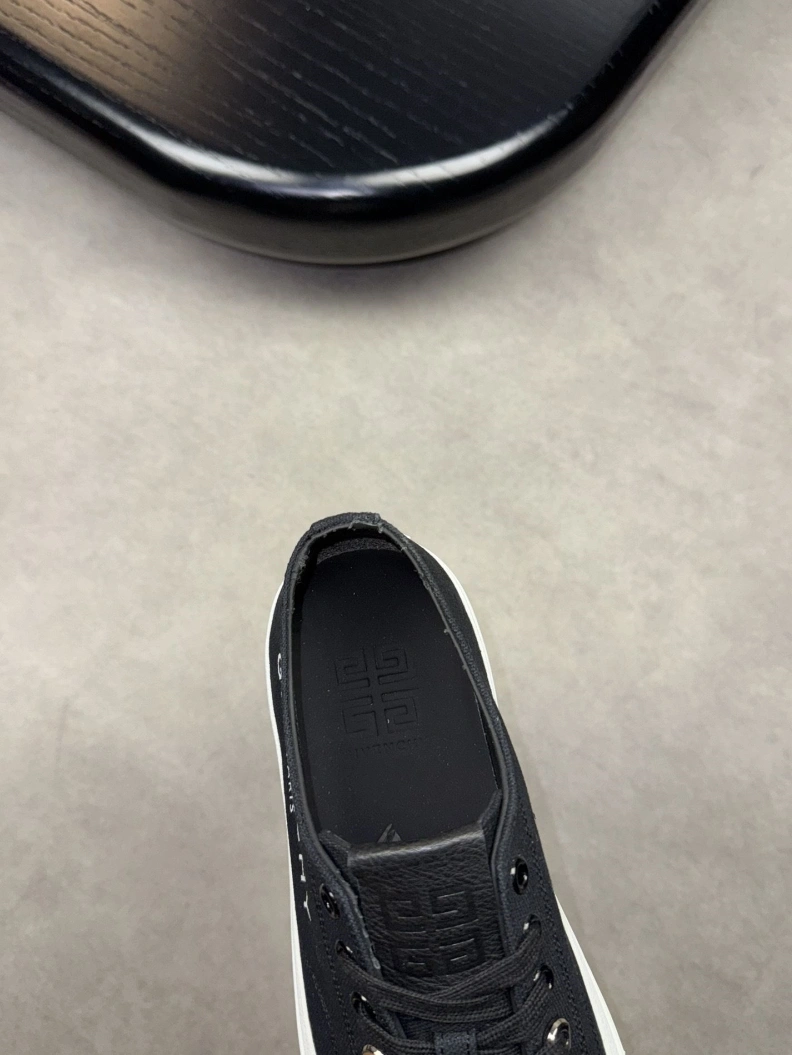 Gxvxnchy Sneakers NewStyle 152427