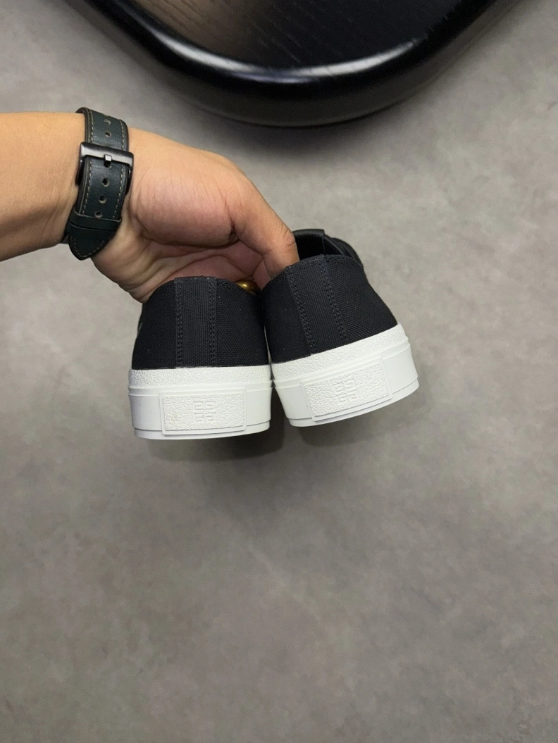 Gxvxnchy Sneakers NewStyle 152427