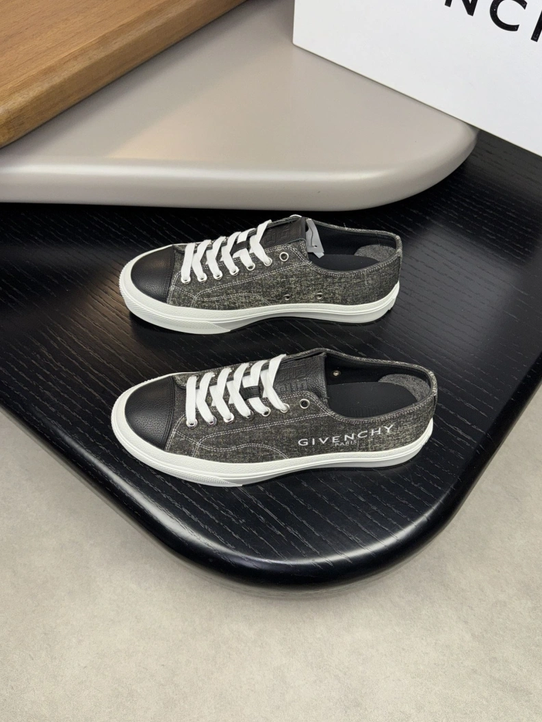 Fashionable Gxvxnchy Sneakers 152428
