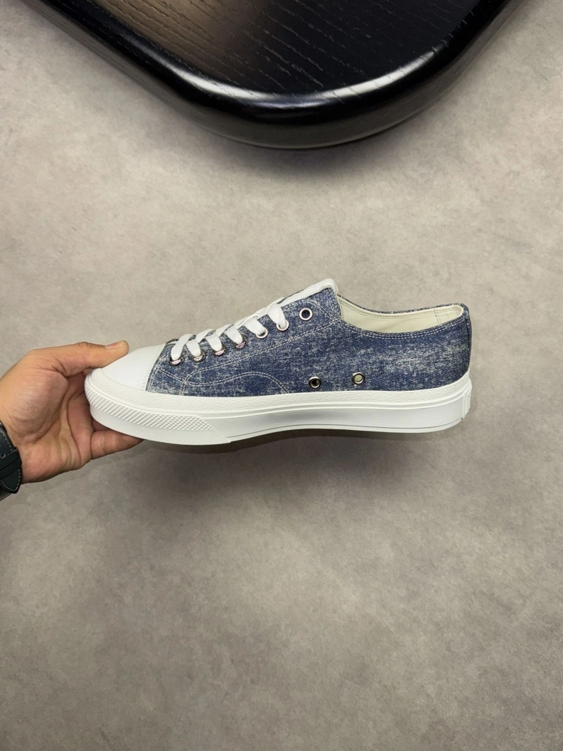 Timeless Gxvxnchy Sneakers 152434