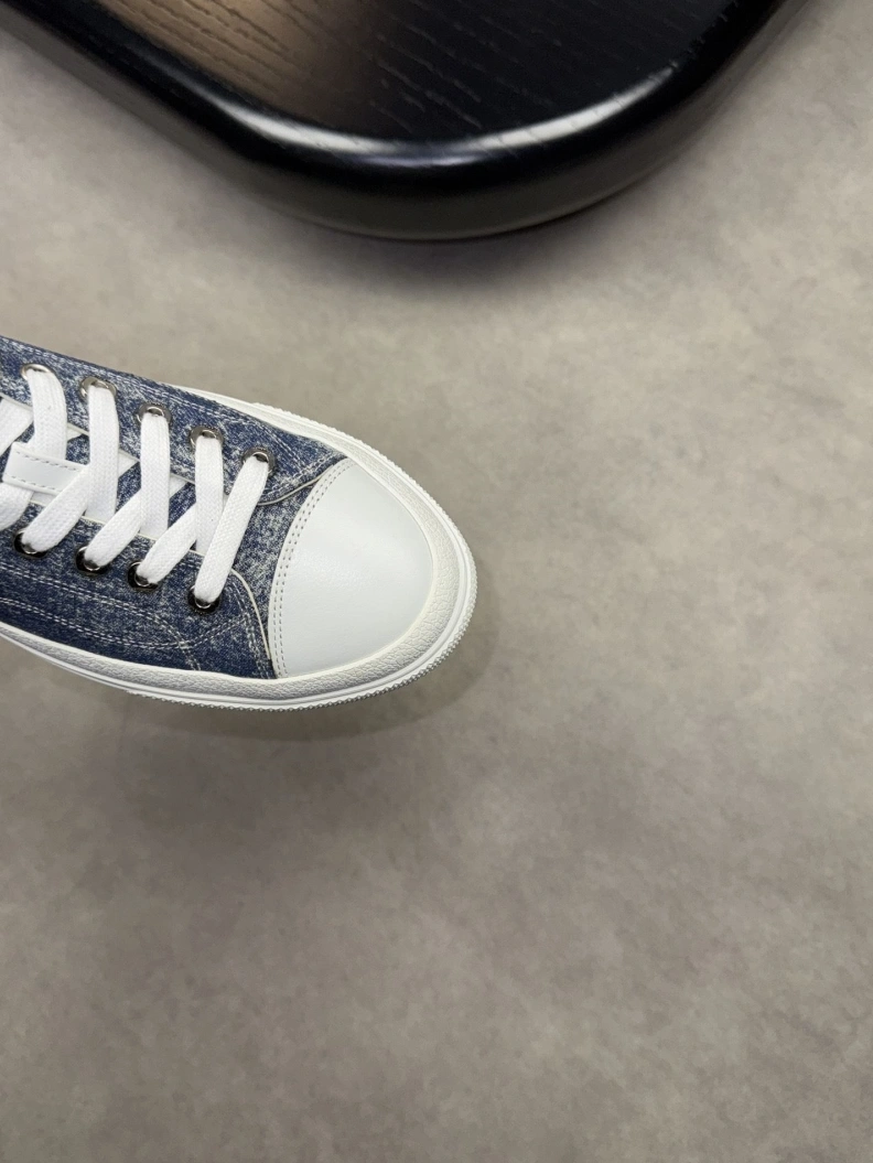 Timeless Gxvxnchy Sneakers 152434