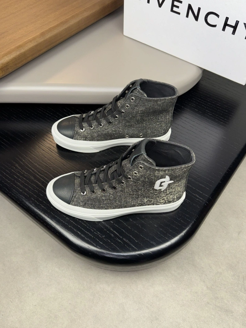 EasyMatch Gxvxnchy Sneakers 152435