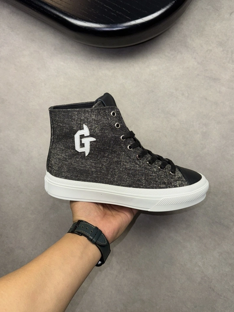 EasyMatch Gxvxnchy Sneakers 152435