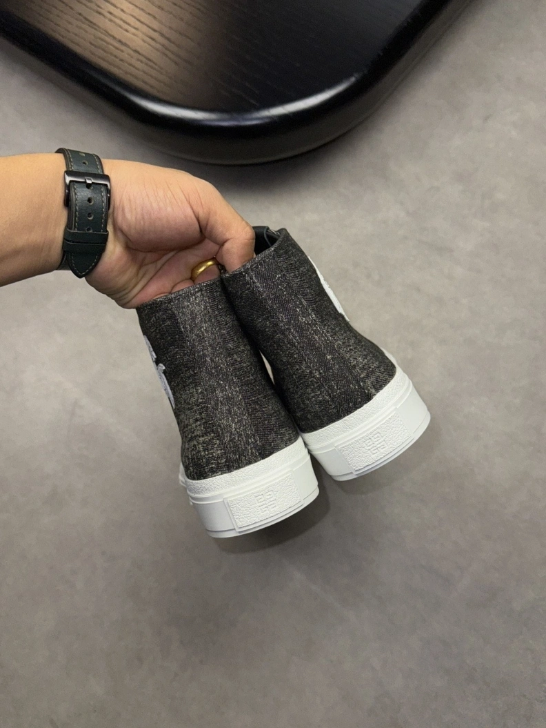 EasyMatch Gxvxnchy Sneakers 152435