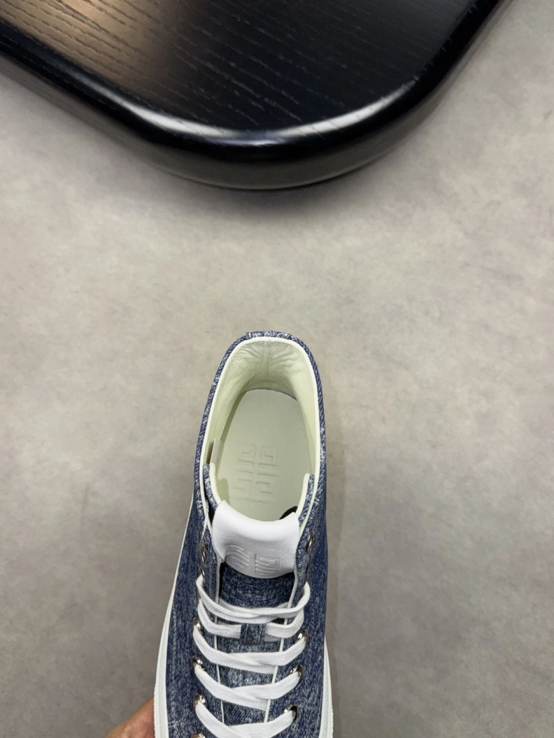 ModernLook Gxvxnchy Sneakers 152411