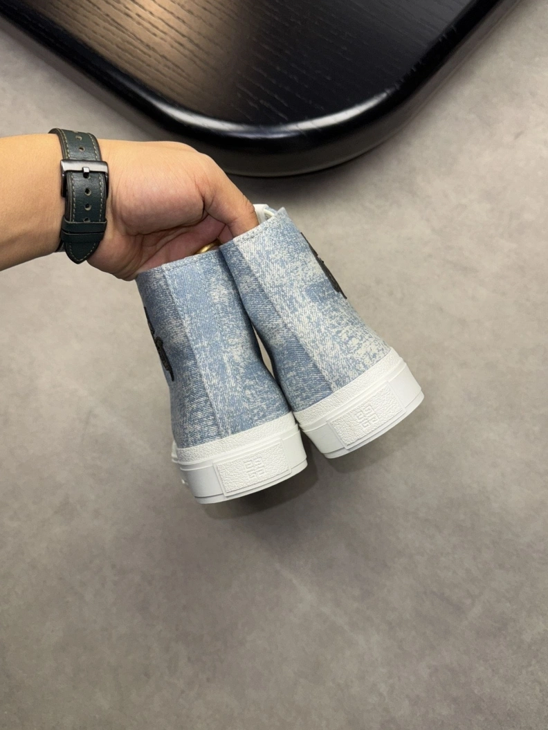 Gxvxnchy Sneakers Fashionable 152414
