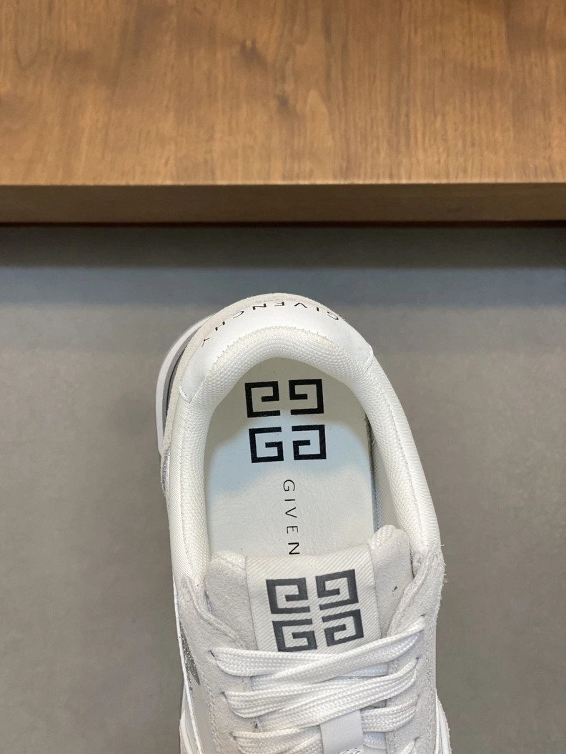 Gxvxnchy Sneakers Minimalist 152413