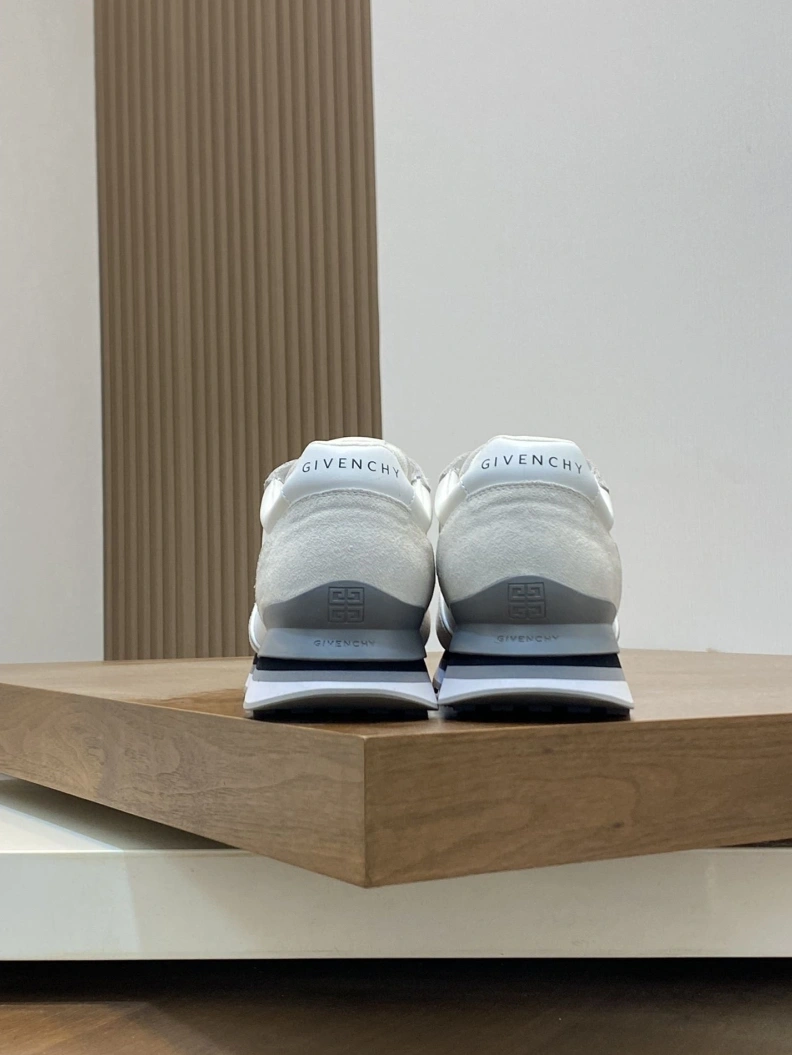 Gxvxnchy Sneakers Minimalist 152413
