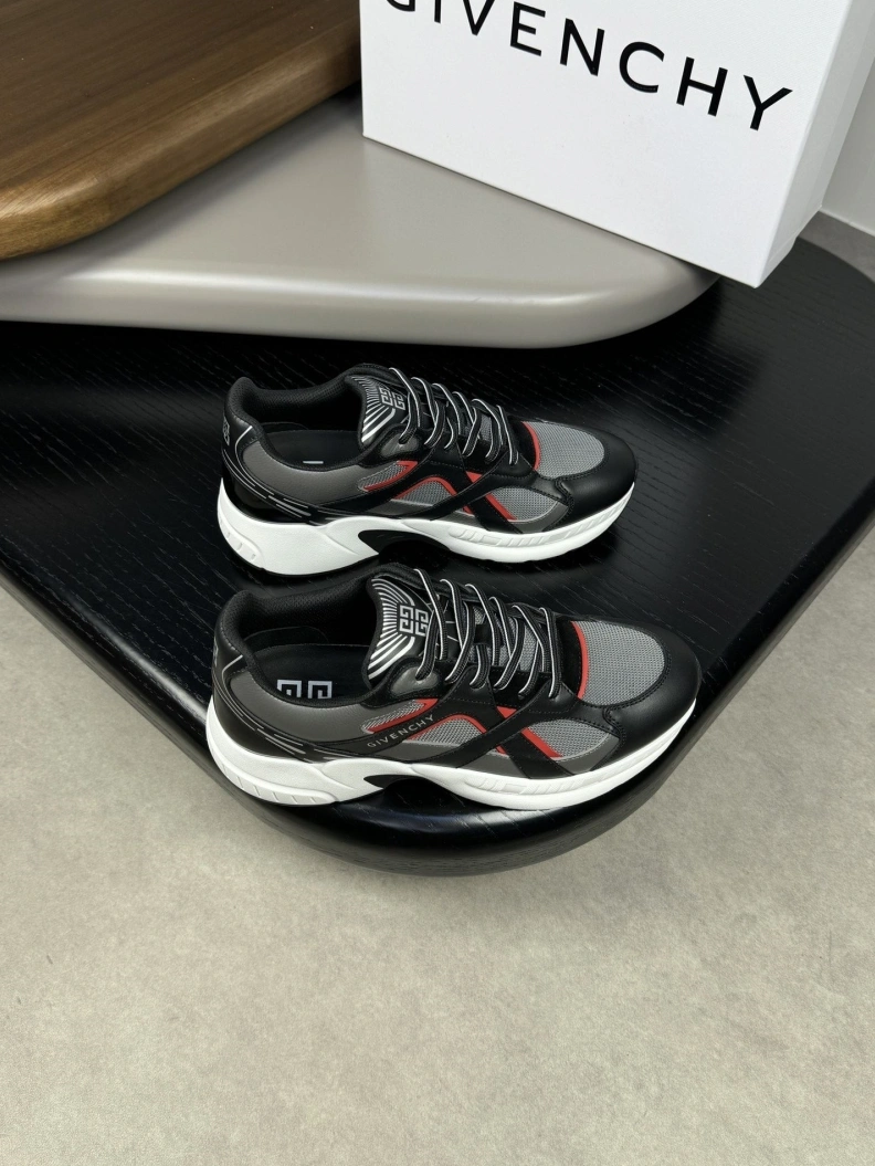 Sophisticated Gxvxnchy Sneakers 152409