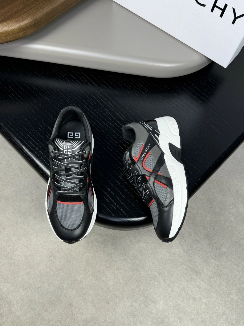 Sophisticated Gxvxnchy Sneakers 152409