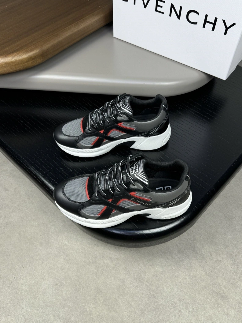 Sophisticated Gxvxnchy Sneakers 152409