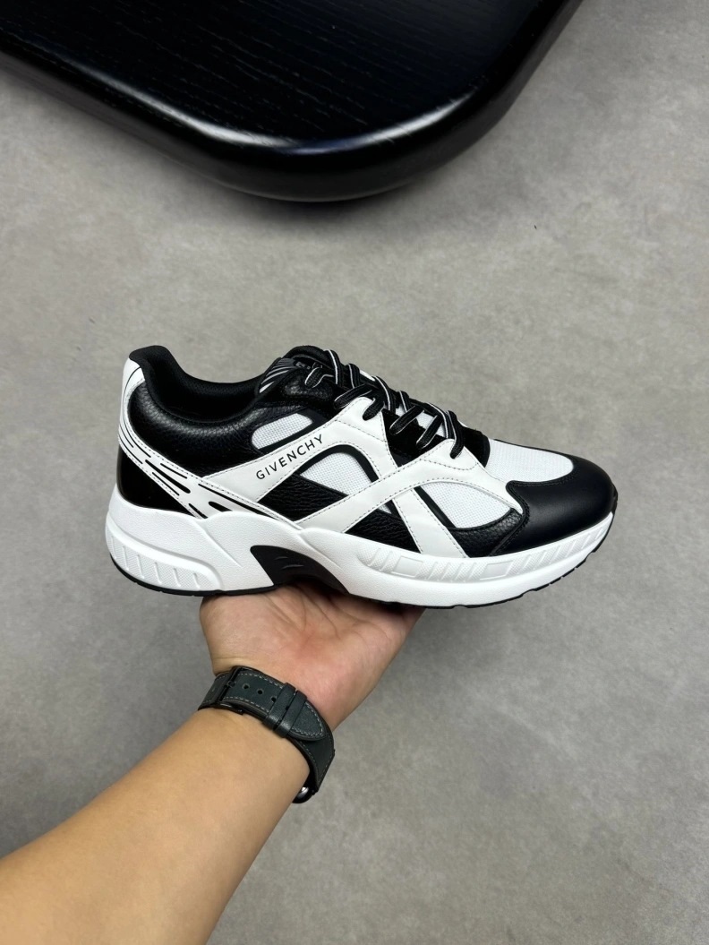 Gxvxnchy Sneakers Affordable 152412