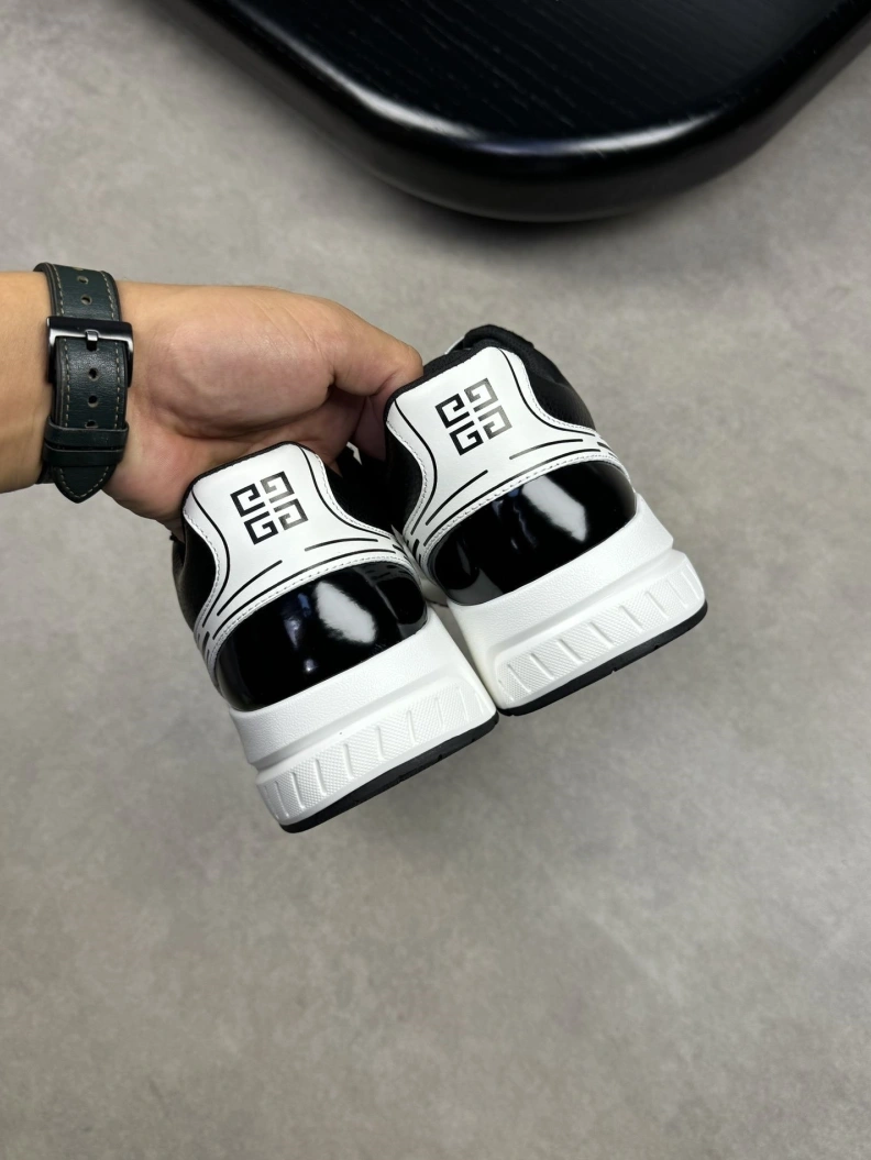 Gxvxnchy Sneakers Affordable 152412