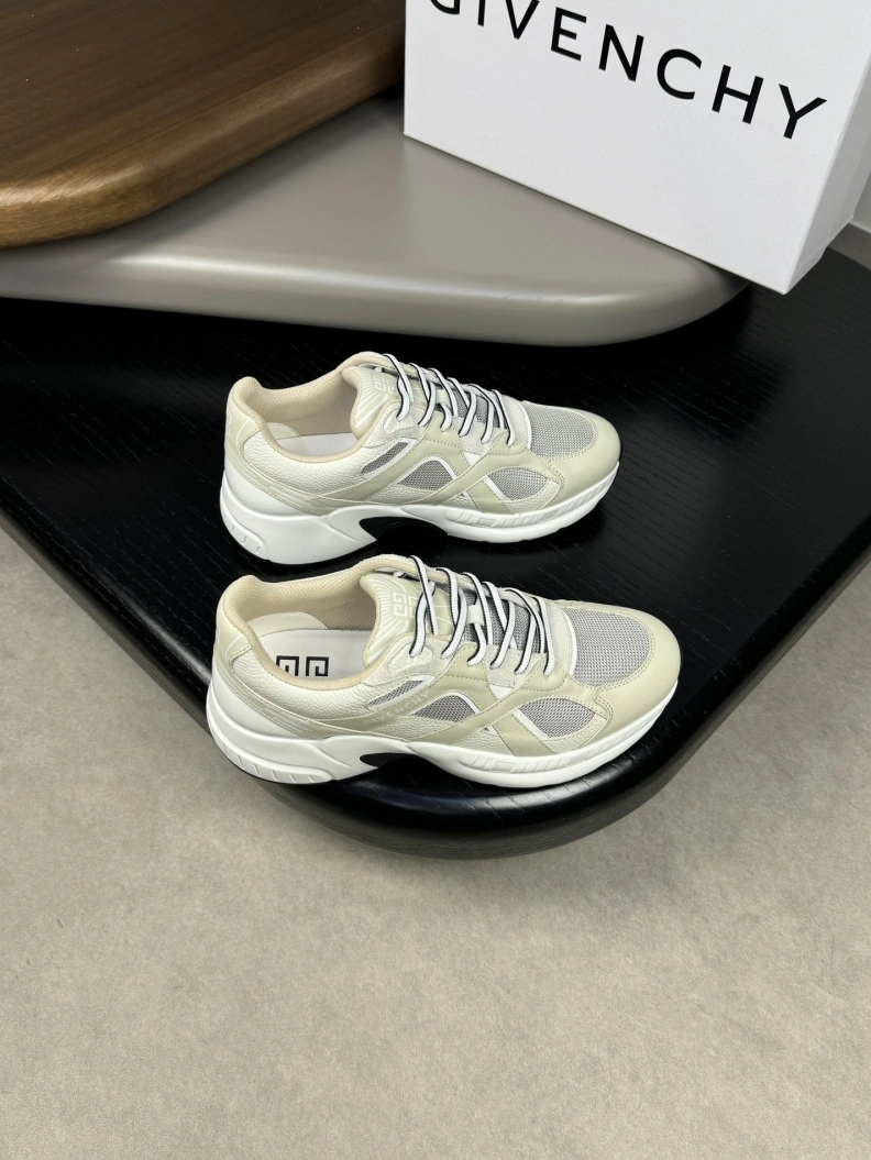 Vibrant Gxvxnchy Sneakers 152407