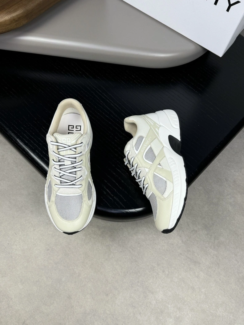 Vibrant Gxvxnchy Sneakers 152407