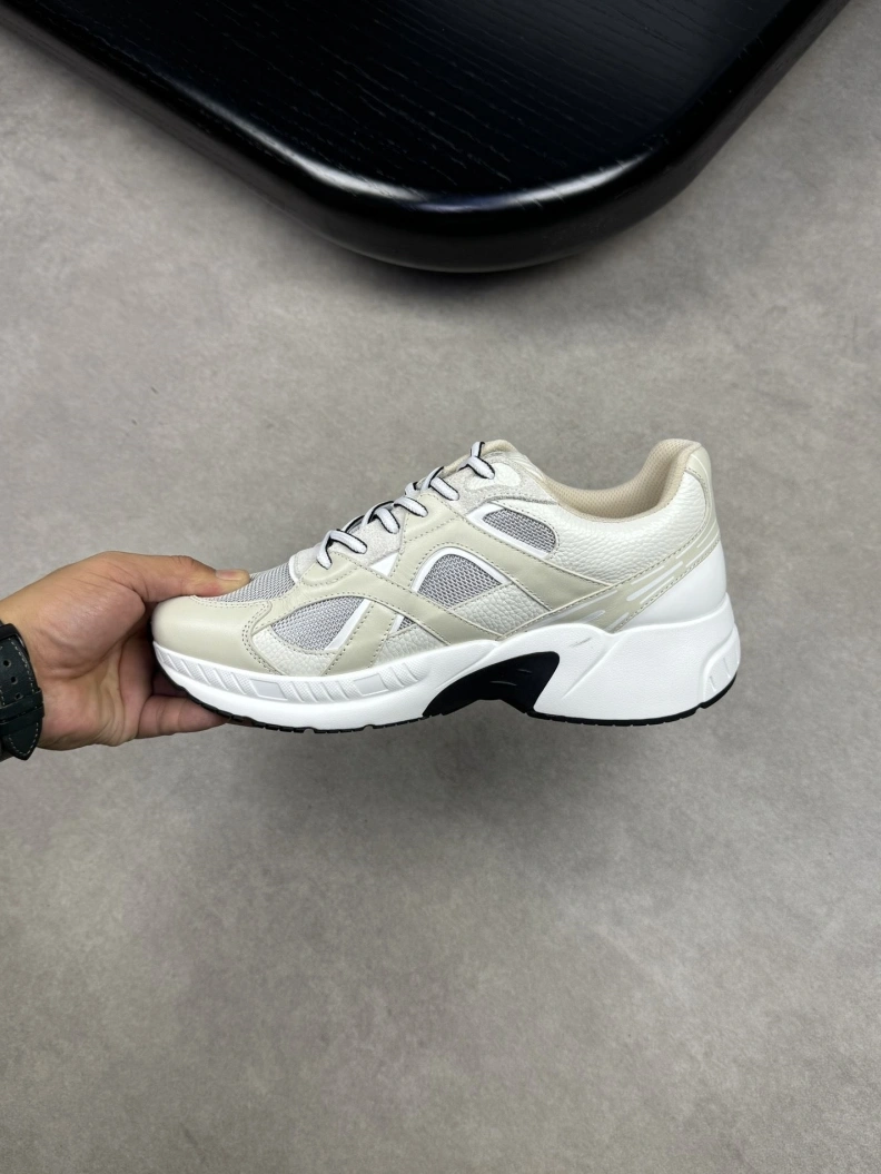 Vibrant Gxvxnchy Sneakers 152407