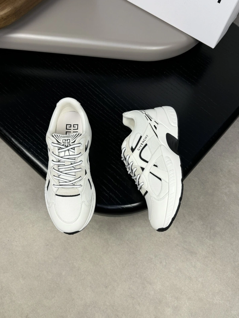 Gxvxnchy Sneakers Timeless 152406