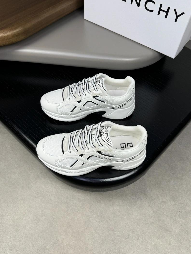 Gxvxnchy Sneakers Timeless 152406
